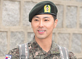 [BZ포토] 유노윤호, 제대하고 더 잘생겨졌네~