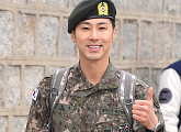 [BZ포토] 유노윤호, 만기전역한 딸기왕자