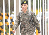 [BZ포토] '만기 전역' 유노윤호, 설레는 발걸음
