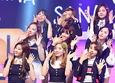 ‘쇼 챔피언’ 24일 출연진…트와이스ㆍ세븐틴, 미니 4집 무대 예고