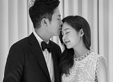 성유리♥안성현, 결혼사진 공개…이마에 입맞춤 달달