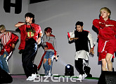 [BZ포토] 에이스, 꿈에 그리던 데뷔 무대