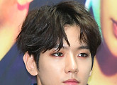 [BZ포토] 엑소 백현, 얼굴이 반쪽