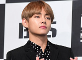 [BZ포토] 방탄소년단 뷔, 나른한 매력 하트