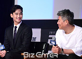 [BZ포토] 김수현-성동일, 바라만 봐도 웃음이 나~
