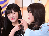 [BZ포토] 오마이걸 유아-김소희, 서로가 귀여워