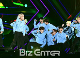 [BZ포토] 세븐틴, 에너지 넘치는 군무