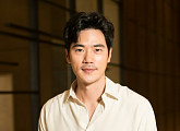 '써클' 김강우 "낯선 SF장르극, 더 뻔뻔히 연기하려 노력 중"