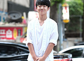 [BZ포토] 정준원, 플래시 세례가 수줍은 소년