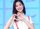 [BZ포토] 페이버릿 서연, '청순 요정의 하트 뿅'