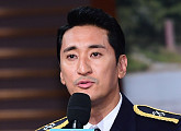 [BZ포토] 신현준, 제복에 대한 동경 '프로그램 선택해'