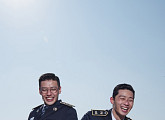 “이런 핏도 있다”…박서준X강하늘 ‘청년경찰’ 정복부터 흑복까지