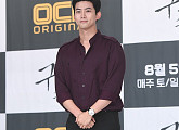 옥택연, 소지섭과 한솥밥 "2PM 활동은 JYP와 함께"