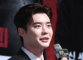 [BZ포토] 이종석, '브이아이피, 남자영화 끌려~'