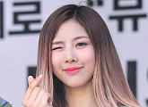 [BZ포토] 드림캐쳐 유현, 윙크+손하트 '애교 2단 콤보'