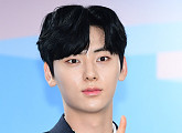 [BZ포토] 워너원 황민현, '어김없이 황제 비주얼'