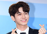 [BZ포토] 워너원 옹성우, '이 하트, 완전 대박 리얼 소중'