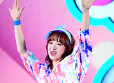 [BZ포토] 위키미키 최유정, 안무 포인트 '나만 봐~'