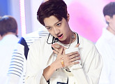 [BZ포토] 워너원 라이관린, '손등 안쓰러운 밴드'
