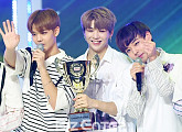 [BZ포토] 워너원 배진영-강다니엘-박지훈, '잘생김 대결 중~'