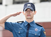 [BZ포토] 동방신기 최강창민, 각 잡힌 경례