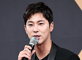 [BZ포토] 동방신기 유노윤호, 가요계 후배들 '무대에서 더 열정적이었으면'