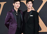 [BZ포토] 완전체 동방신기, '늠름한 군필돌로 컴백'