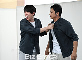 [BZ포토] 김재범-이정열, 유봉을 향해 격해지는 감정