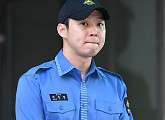 [BZ포토] 소집해제 박유천, 붉어진 눈시울