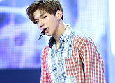 [BZ포토] 워너원 강다니엘, 살아난 턱선
