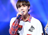 [BZ포토] 워너원 박지훈, '눈빛에 레드썬'