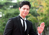 [BZ포토] 박보검, '손인사도 예쁨 한가득'