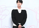 [BZ포토] 방탄소년단 진, '오늘도 잘생김 담당'