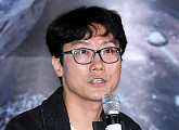 '남한산성' 감독 "우여곡절 끝에 나온 류이치 사카모토 OST…대만족"