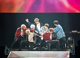 “K팝 넘어선 세계적 스타” 방탄소년단, 日 돔 공연에 8만 명 운집