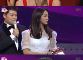‘더 서울 어워즈’ 임윤아ㆍ김세정ㆍ임시완ㆍ박형식, 인기상 수상