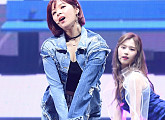 [BZ포토] 트와이스 정연, 요염하게