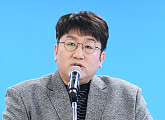 방시혁이 밝힌 ‘방탄소년단 글로벌 전략’…“팬들과 소통”