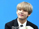 [BZ포토] 방탄소년단 뷔, '비주얼 반짝~'