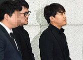 [BZ포토] 데프콘-차태현, '고 김주혁' 마지막 배웅하는 1박2일 멤버들