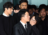 [BZ포토] '김주혁 발인식 엄수' 슬픔에 잠긴 연예계 동료들