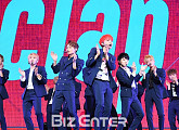 [BZ포토] 세븐틴 '틴, 에이지'로 컴백