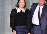 [BZ포토] 전혜진, 펄럭이는 나팔바지