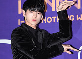[BZ포토] 워너원 옹성우, '포지션 확실한 포즈'
