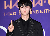 [BZ포토] 워너원 황민현, '잘생긴 황갈량'