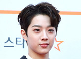[BZ포토] 워너원 라이관린, 귀엽게 손하트