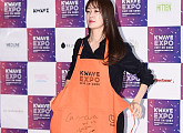[BZ포토] 이요원, '앞치마는 능숙하게~'
