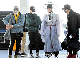[BZ포토] 방탄소년단 진, 한복 공항패션 '무슨 일이야?'