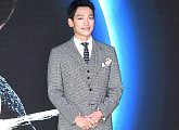 [BZ포토] 비(RAIN), 슈트핏 살아나는 탄탄한 몸매