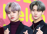 [BZ포토] 워너원 이대휘-배진영, 그윽한 눈빛 '하트는 덤'